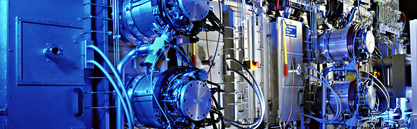 In-situ-Diagnostik und modellbasierte Regelung von Inline-Sputterprozessen für die Großflächenbeschichtung.