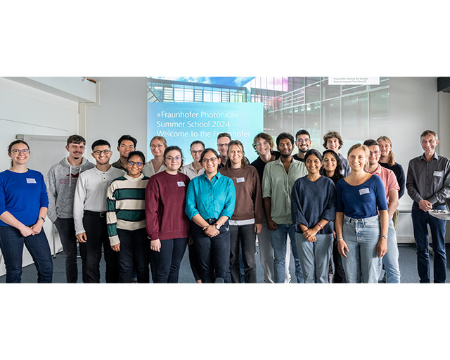 The participants of this year's Fraunhofer Photonica at Fraunhofer IST.